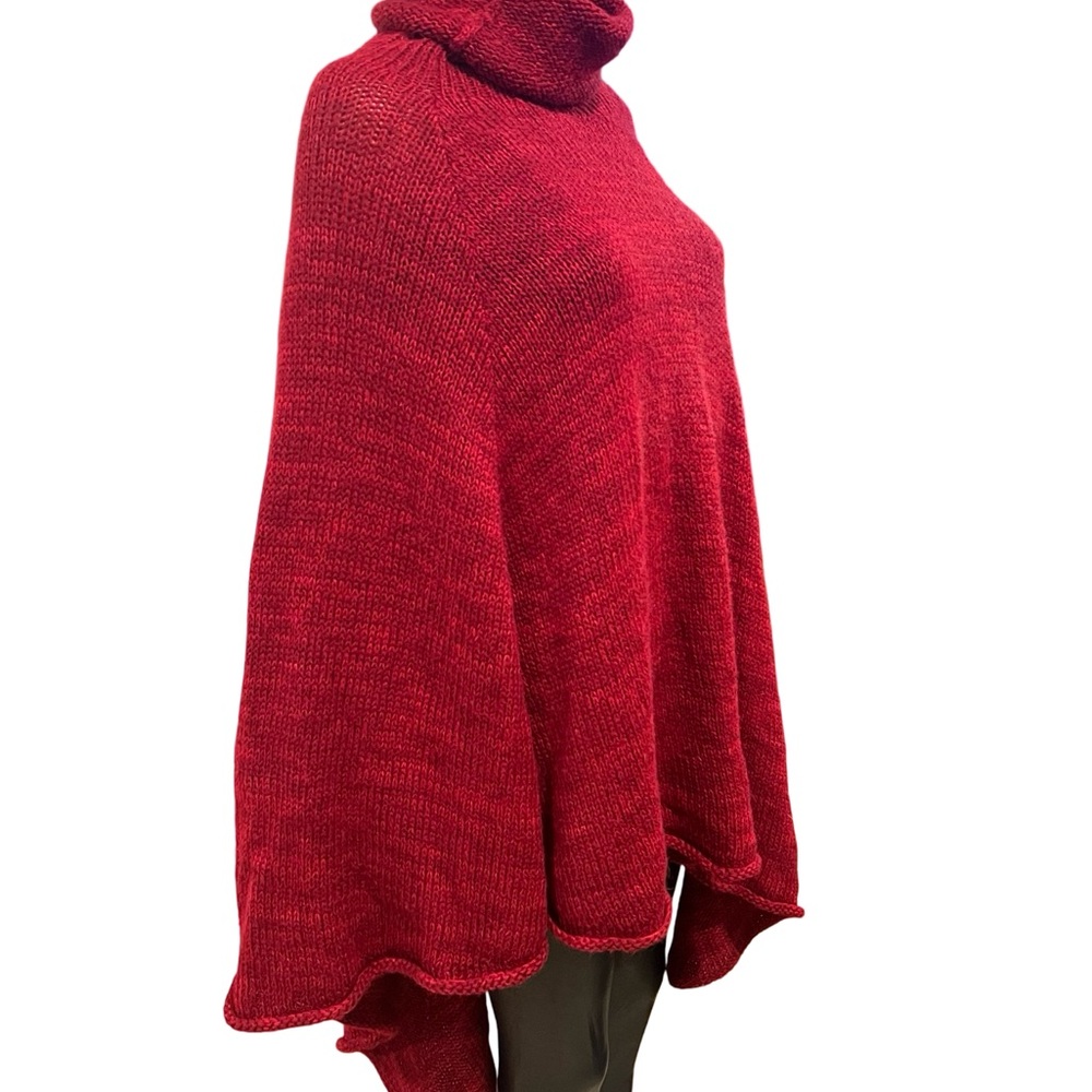 Beautiful knit poncho - Picture 6 of 8